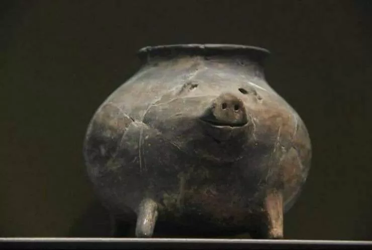 Timeless ancient wonders that continue to astonish - #12 A neolithic pig-shaped pot, approximately 6,000 years old, from the Jiangsu Provincial Museum's collection in Nanjing Timeless ancient wonders that continue to astonish - #12 A neolithic pig-shaped pot, approximately 6,000 years old, from the Jiangsu Provincial Museum's collection in Nanjing