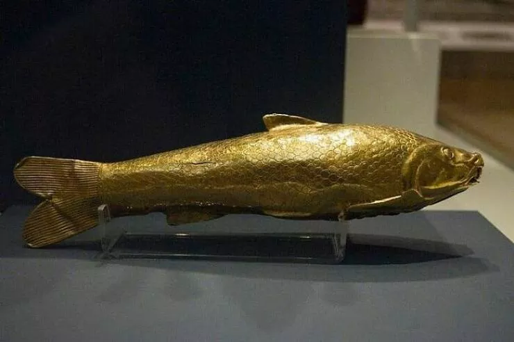 Timeless ancient wonders that continue to astonish - #22 A gold fish vessel from the Achaemenid period, dating back to the 5th-4th century B.C.E.