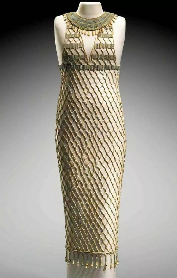 Timeless ancient wonders that continue to astonish - #7 Faience beadnet dress from ancient Egypt’s Old Kingdom, Dynasty 4, during the reign of Khufu, 2551-2528 B.C. Timeless ancient wonders that continue to astonish - #7 Faience beadnet dress from ancient Egypt’s Old Kingdom, Dynasty 4, during the reign of Khufu, 2551-2528 B.C.