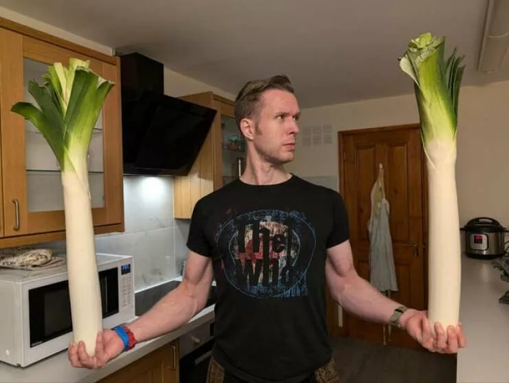 Intriguing photos that will ignite your curiosity - #1 I have two exceptionally large leeks