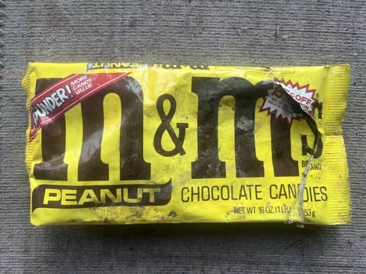 Intriguing photos that will ignite your curiosity - #37 I bought a boat made in 1971 and discovered an M&M’s wrapper from 1981 inside