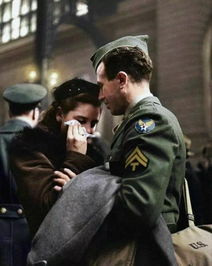 Unveiling hidden histories rare photos that tell untold stories - #20 Penn Station, NY, 1943: A soldier's farewell to his wife