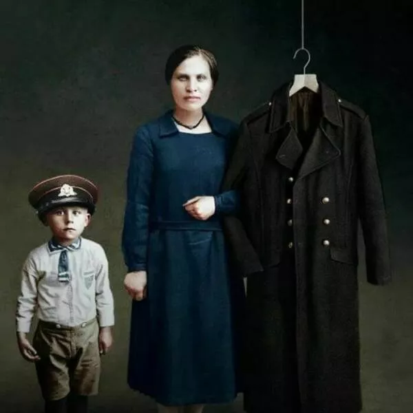 Unveiling hidden histories rare photos that tell untold stories - #5 A family portrait after World War I