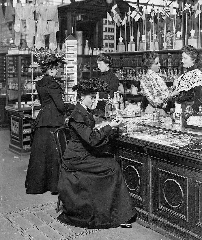 Mesmerizing historical photos that transport you to the past - #30 