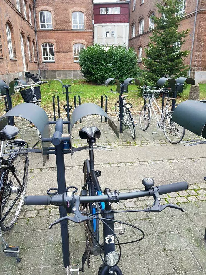 Flawless design moments that went viral - #16 Bike Saddle Rooftop - This rooftop for bicycles prevents the saddle from getting wet. Flawless design moments that went viral - #16 Bike Saddle Rooftop - This rooftop for bicycles prevents the saddle from getting wet.