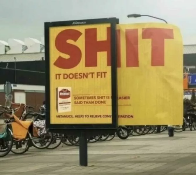 Moments de design parfait qui sont devenus viraux - #40 Publicité constipation explicite - Cela transmet clairement le message, même si ce n'est pas très subtil (à propos d'une publicité pour la constipation).