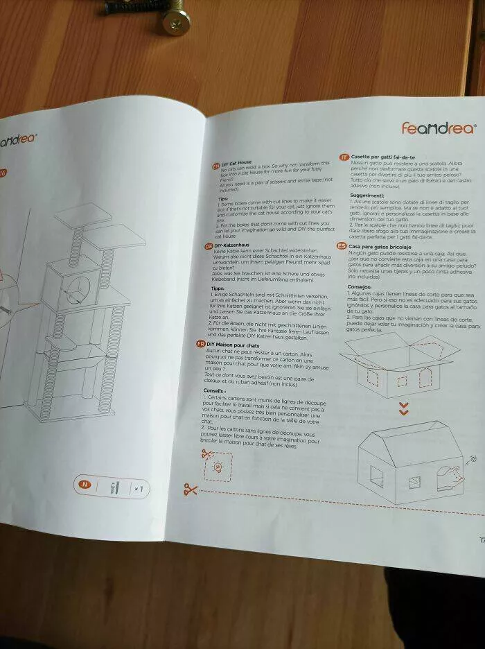 Moments de design parfait qui sont devenus viraux - #9 Instructions pour un arbre à chat - Cet arbre à chat est livré avec des instructions pour construire une maison à chat avec le carton dans lequel il est arrivé.