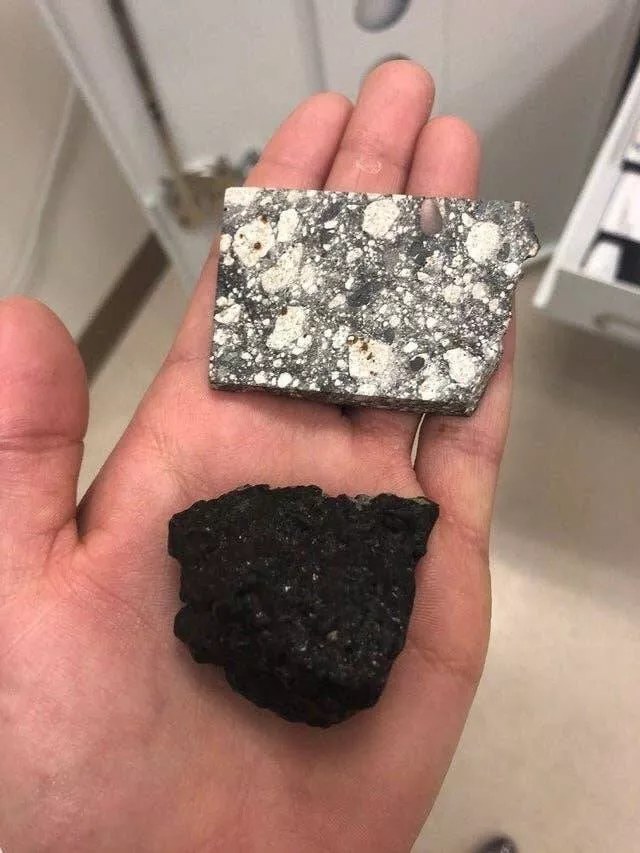 Awe inspiring space images that will leave you speechless - #19 This is what a piece of the Moon and a piece of Mars look like: