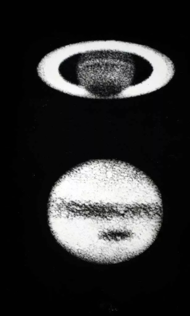 Awe inspiring space images that will leave you speechless - #21 These are two of the earliest known photographs of Saturn and Jupiter, taken in the 19th century: