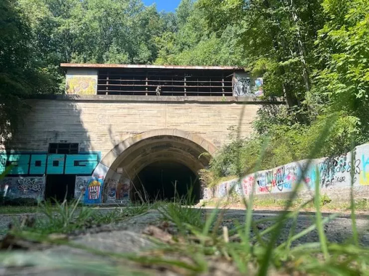 Enigmatic and eerie discoveries from the depths of the forest - #9 The deserted Pennsylvania Turnpike