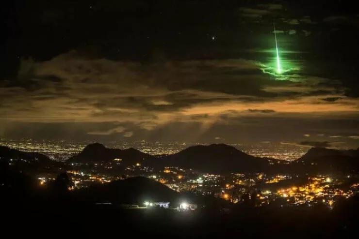 Amazing photos of unbelievably rare coincidences - #6 