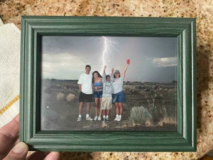 Amazing photos of unbelievably rare coincidences - #8 