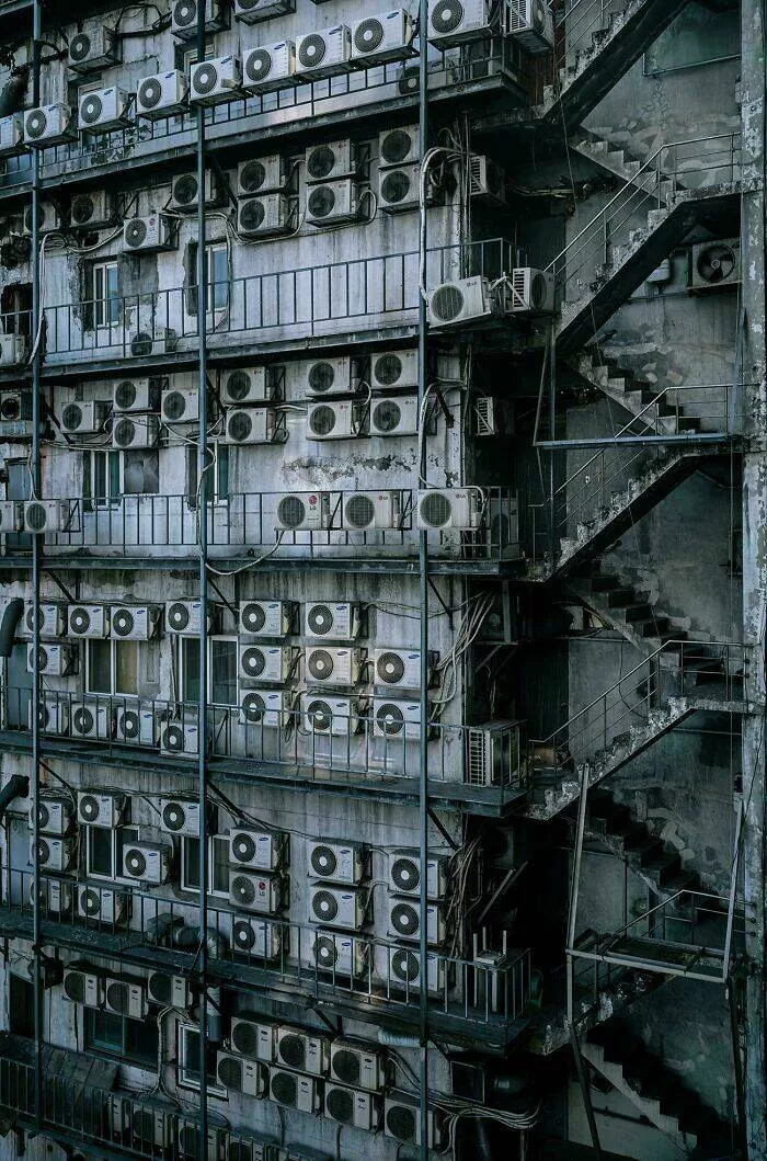 Stunningly real dystopian urban landscapes - #23 Seoul, South Korea: Dynamic city