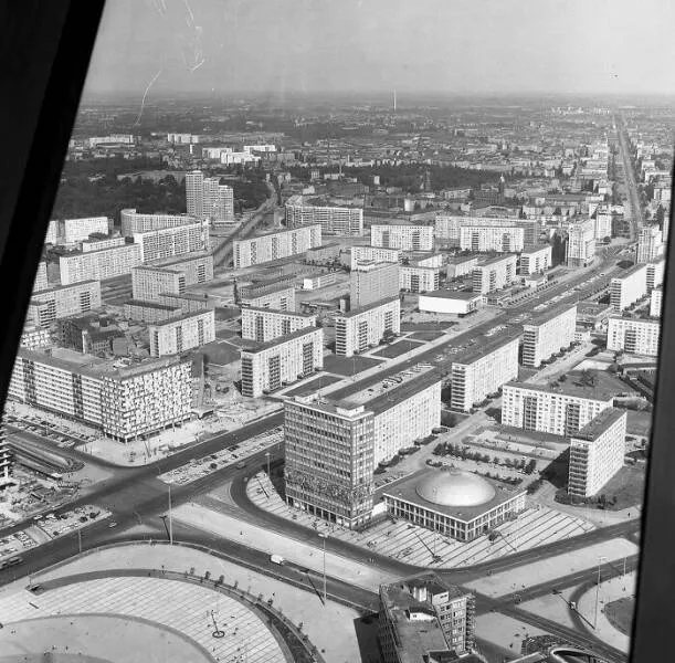 Stunningly real dystopian urban landscapes - #26 Historic Berlin: Berlin during the Communist era