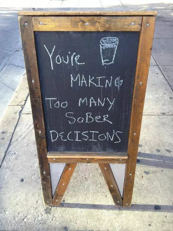 Enseignes hilarantes sur tableaux noirs de bars que vous devez voir - #8 
