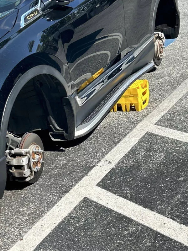 Unforgettable moments that define a truly bad day - #1 Feeling Sorry for This Person: Unfortunate event