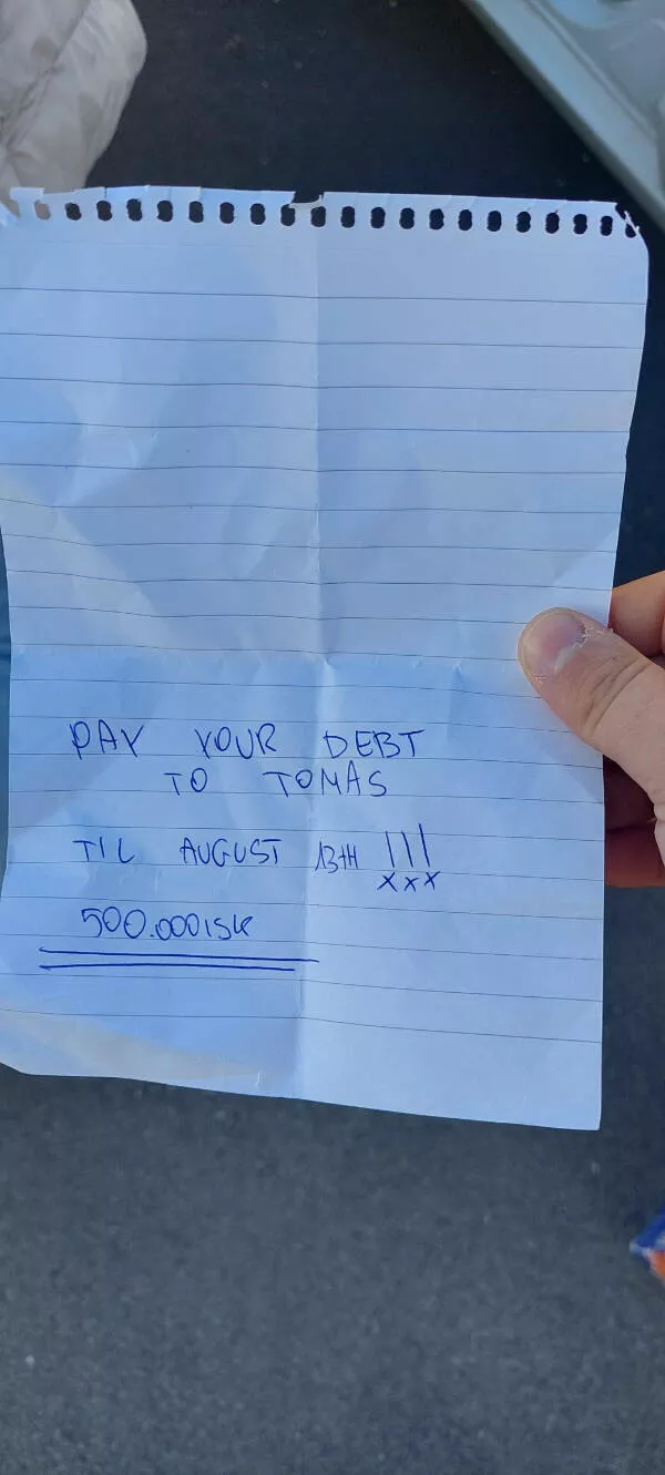 Unforgettable moments that define a truly bad day - #14 Car Window Smashed, Left a Mysterious Note for Tomas Owing $3,650 USD: Confusing car damage