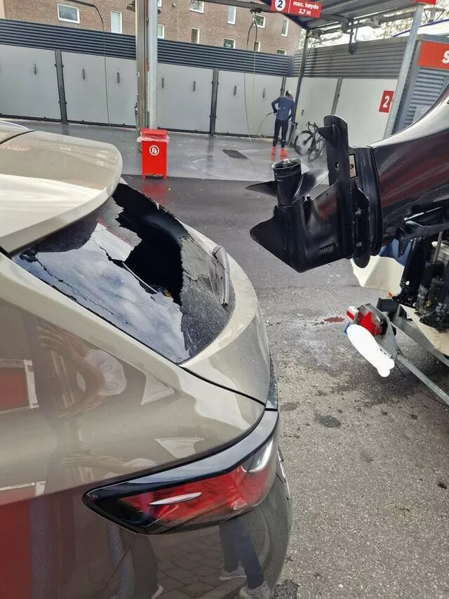 Unforgettable moments that define a truly bad day - #31 Unforgettable moments that define a truly bad day - #31