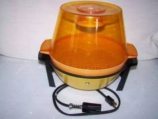 Vintage kitchen gadgets from 30 years ago that have vanished - #11 The popcorn maker that delivered slightly dry but nostalgic popcorn: