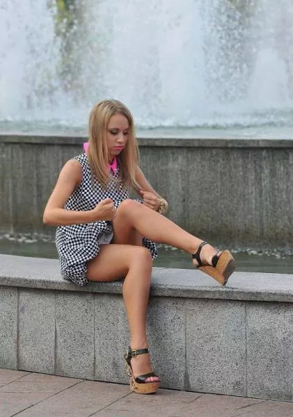 Top 39 hot girls you meet on the streets - #34 