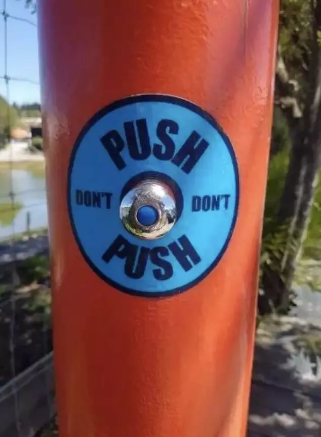 Shocking designs that challenge common sense - #13 This Warning Sign Is Confusing And Misleading Shocking designs that challenge common sense - #13 This Warning Sign Is Confusing And Misleading