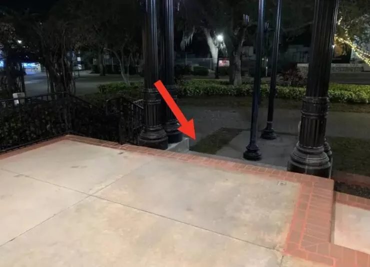 Shocking designs that challenge common sense - #22 This Hidden Staircase Is An Accident Waiting To Happen Shocking designs that challenge common sense - #22 This Hidden Staircase Is An Accident Waiting To Happen