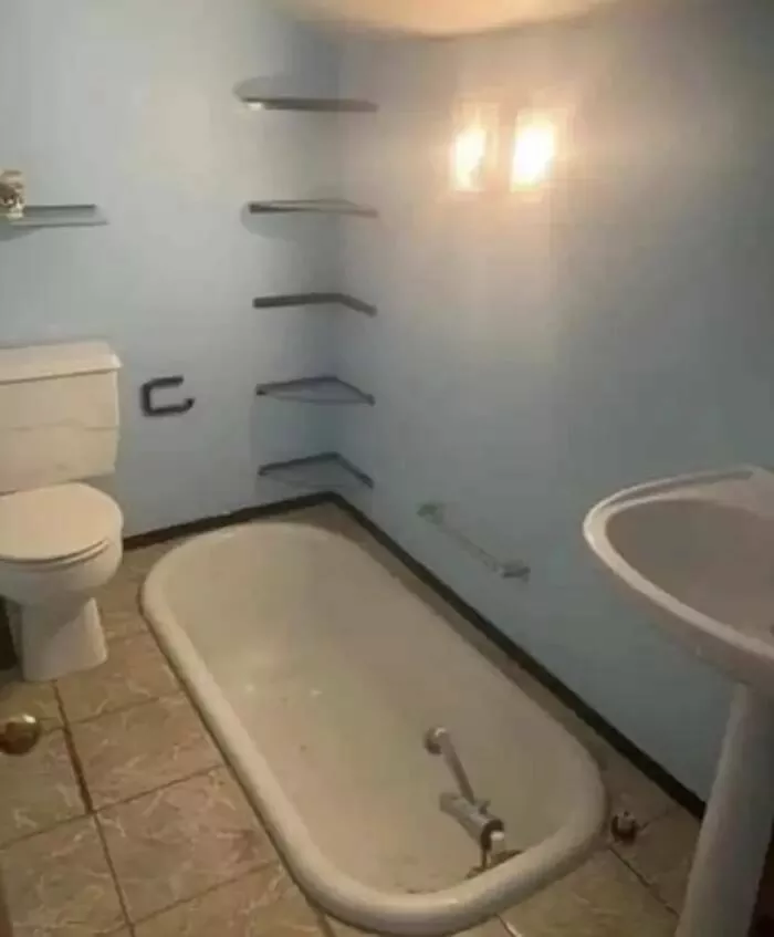 Conceptions dangereuses qui defient la logique - #32 Cette Baignoire Fonctionne Comme Une Fosse Glissante Conceptions dangereuses qui defient la logique - #32 Cette Baignoire Fonctionne Comme Une Fosse Glissante