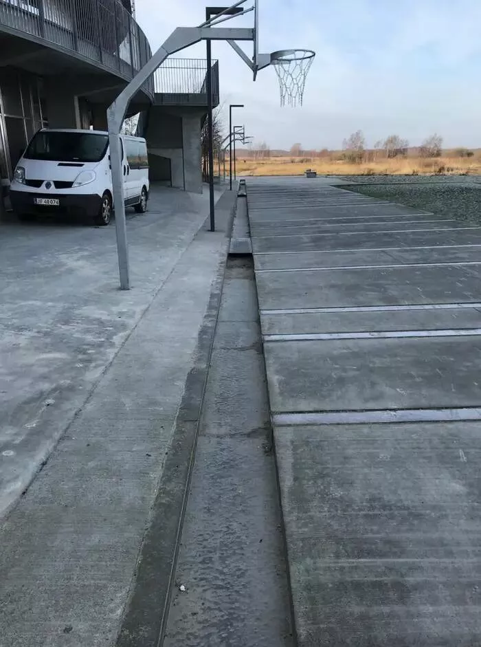 Shocking designs that challenge common sense - #4 Basketball Hoops Positioned Behind Ground Dips Are A Recipe For Twisted Ankles Shocking designs that challenge common sense - #4 Basketball Hoops Positioned Behind Ground Dips Are A Recipe For Twisted Ankles