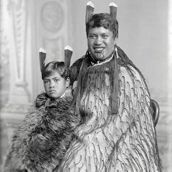 Fascinating moments in history captured in photos - #9 Mori Woman With Her Son In New Zealand During The 1890s