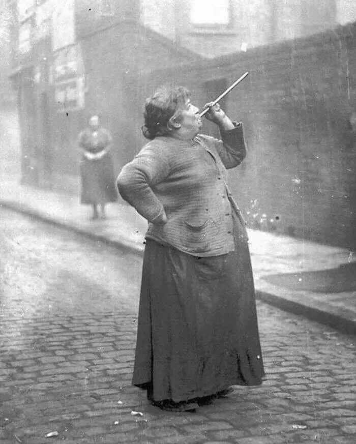 Photos et histoires fascinantes de lhistoire - #12 Mary Smith, Une Londonienne Réputée Pour Son Métier De 