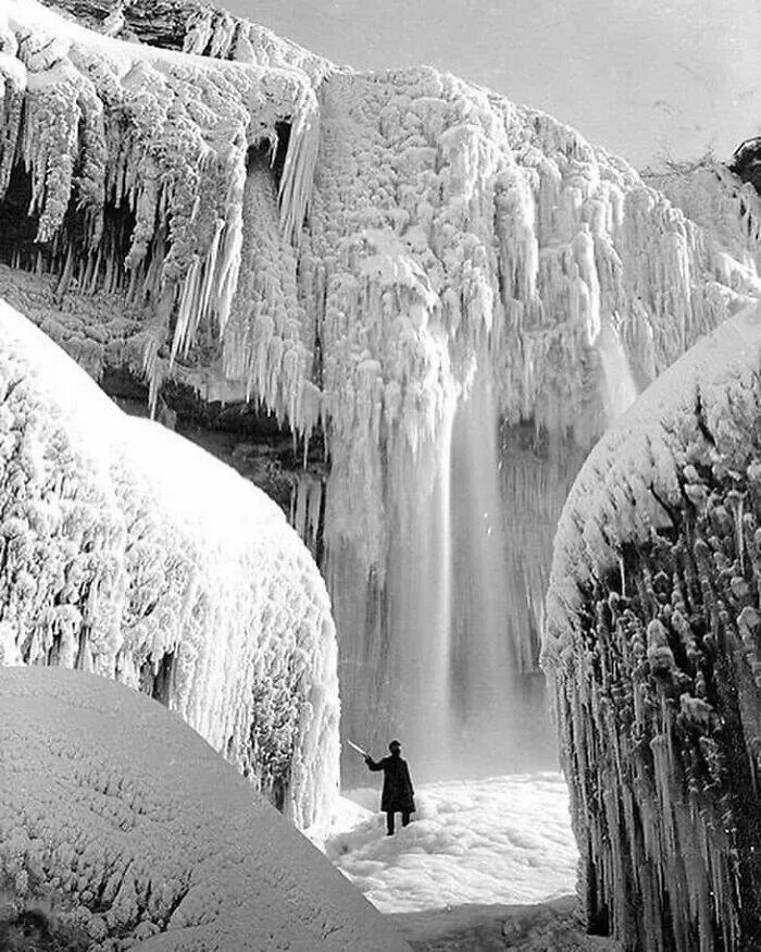 Captivating photos and untold stories from history - #18 Niagara Falls Froze Over In The Early 1900s, Creating A Spectacular Icy Scene Captivating photos and untold stories from history - #18 Niagara Falls Froze Over In The Early 1900s, Creating A Spectacular Icy Scene