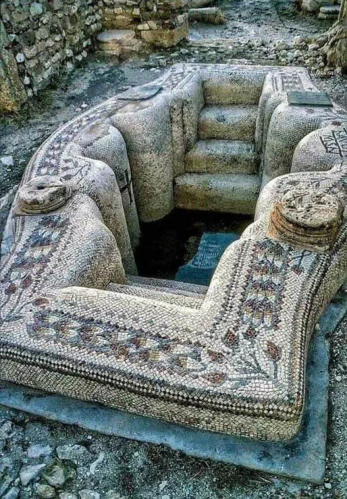 Photos et histoires fascinantes de lhistoire - #22 En 2021, Des Archéologues Ont Mis Au Jour Une Baignoire Byzantine De 1 500 Ans À Sbeïtla, Tunisie