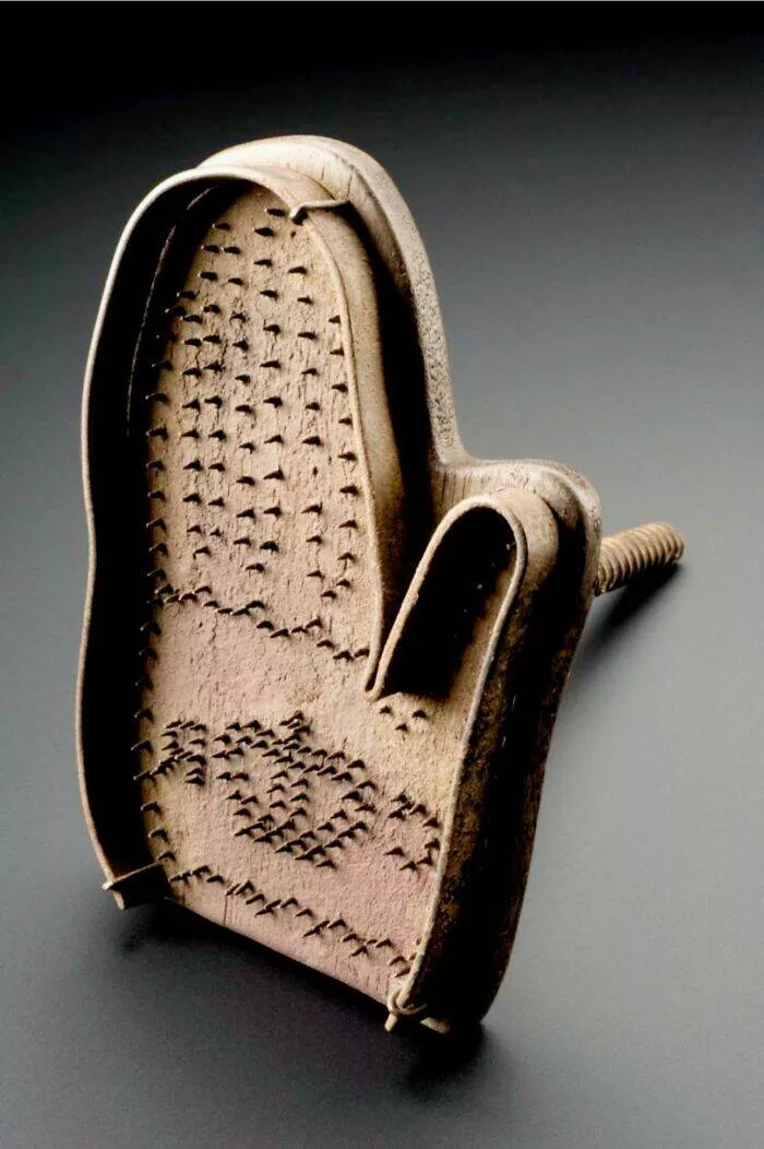 Captivating photos and untold stories from history - #38 The Hand Brand, Used By The British Army During The English Civil War (1641-1651), Marked Deserters And Criminals