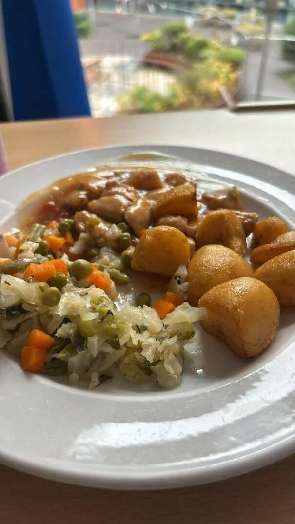 Fascinating hospital food pics from rate my hospital plate - #19 Chicken Casserole, Rosties, and Veg at Pinderfields General Hospital, Wakefield.