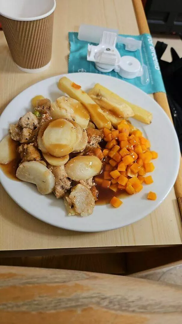 Fascinating hospital food pics from rate my hospital plate - #29 Chicken Hotpot, Carrots & Chips. Royal Hallamshire, Sheffield
