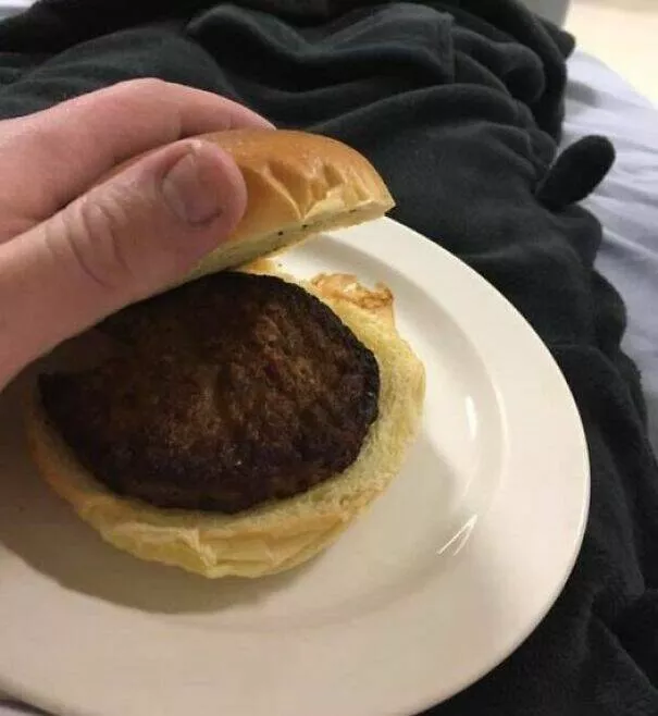 Photos fascinantes de repas dhopital sur rate my hospital plate - #34 Burger de l'hôpital Qe Photos fascinantes de repas dhopital sur rate my hospital plate - #34 Burger de l'hôpital Qe