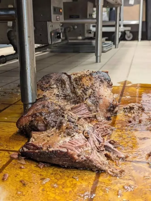 Epic pro kitchen disasters caught on camera - #14 Maybe it landed on a napkin???