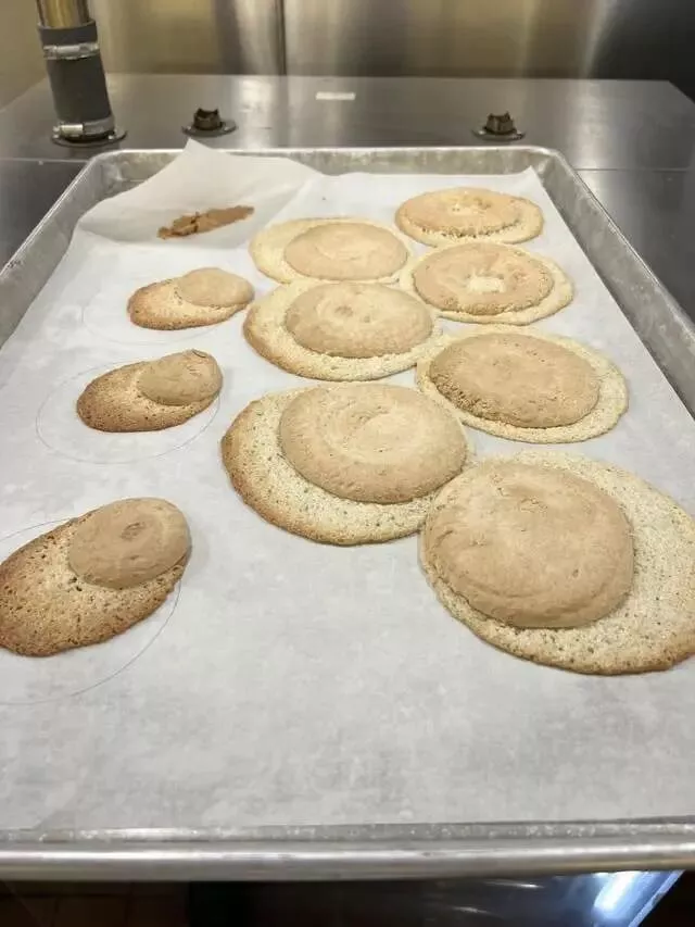 Desastres epiques en cuisine captures par des pros - #9 Rater des macarons est facile, mais les rater à ce point-là ? Impressionnant. Desastres epiques en cuisine captures par des pros - #9 Rater des macarons est facile, mais les rater à ce point-là ? Impressionnant.