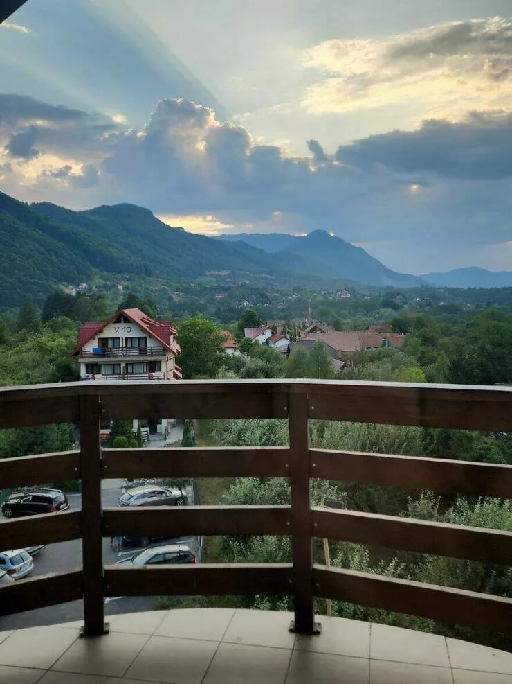 Breathtaking views people snapped right outside their windows - #49 