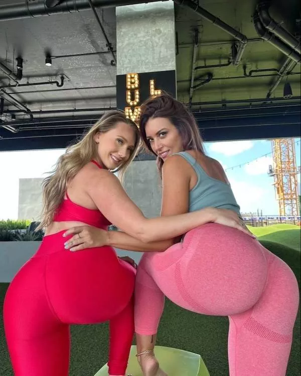Tight yoga pants that tease - #31 