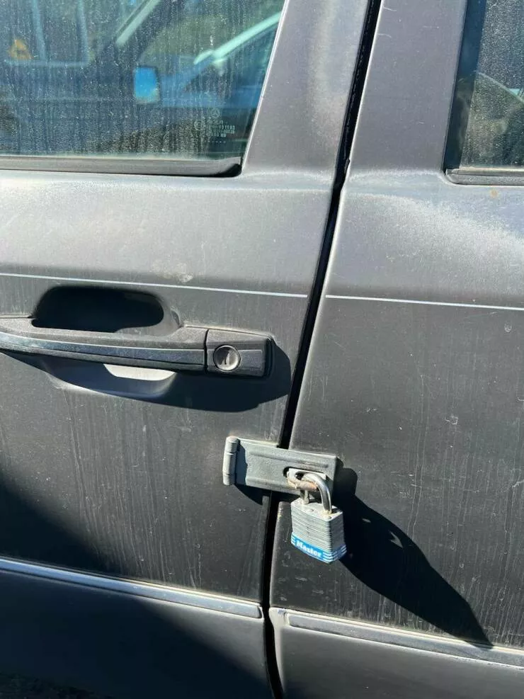 Intriguingly curious photos that ignite your interest - #31 While in a parking lot, I noticed someone had created their own car door lock.
