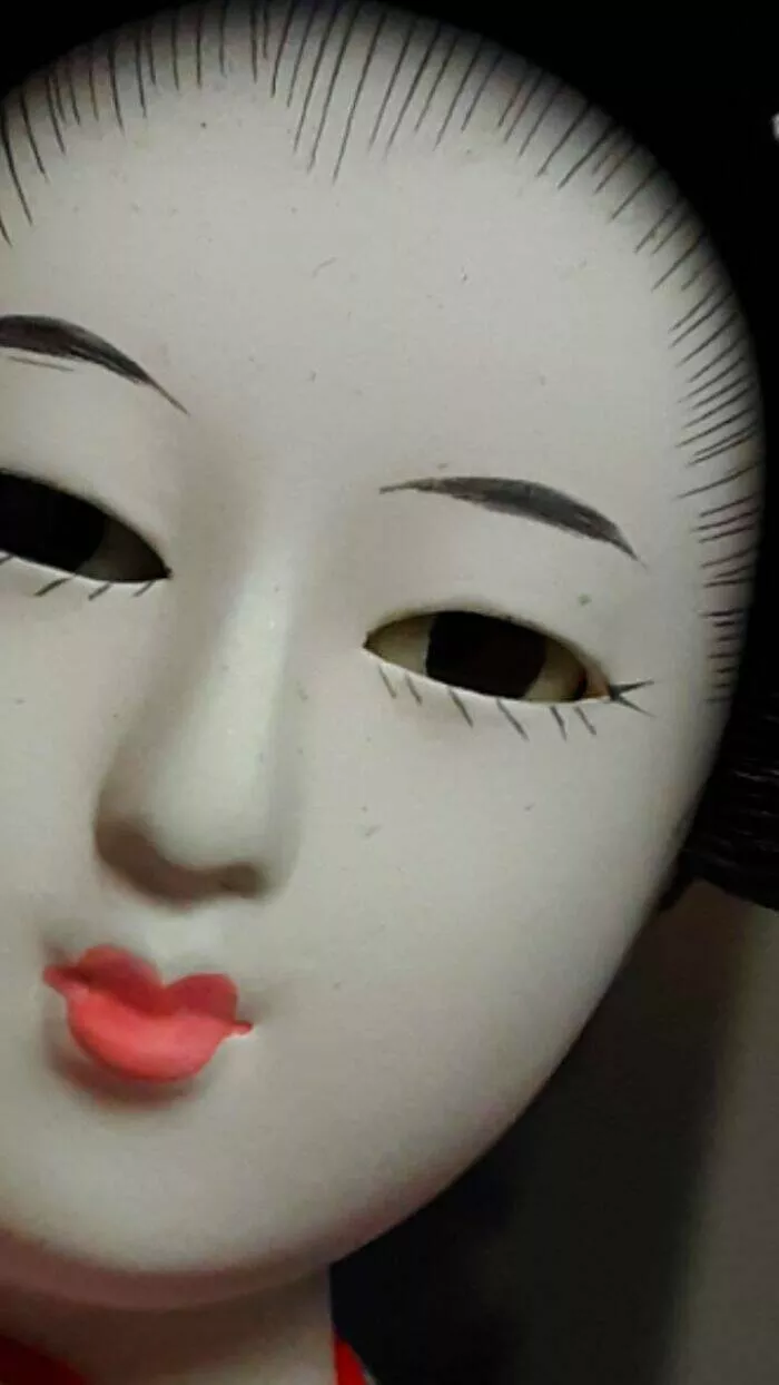 Unbelievable thrift store finds true hidden treasures - #13 I met this little Geisha lady at a Hope’s Closet resale store about 3 months ago
