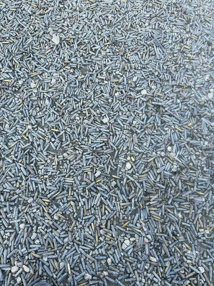 Defis de camouflage - #28 Trouve le stylo que j'ai fait tomber au stand de tir