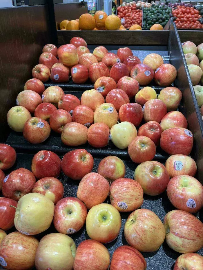 Spot the hidden objects - #29 Where’s the peach?