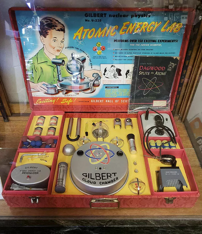 Tresors vintage du xxe siecle quon ne voit plus aujourdhui - #22 Kit scientifique pour enfants interdit, vendu 51 $ en 1951