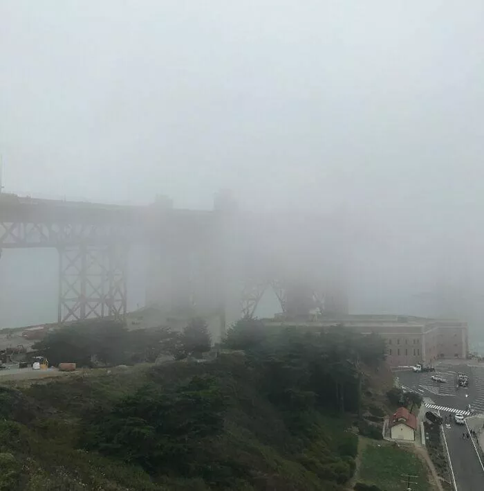 Achats regrettables a la fois tristes et droles - #29 Après des mois d'économies, 5000 miles parcourus et un vol de 11 heures, j'ai enfin vu le Golden Gate Bridge à San Francisco, CA