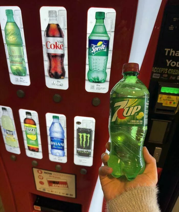 Achats regrettables a la fois tristes et droles - #43 J'ai acheté un Sprite, et voilà ce que j'ai trouvé à l'intérieur.