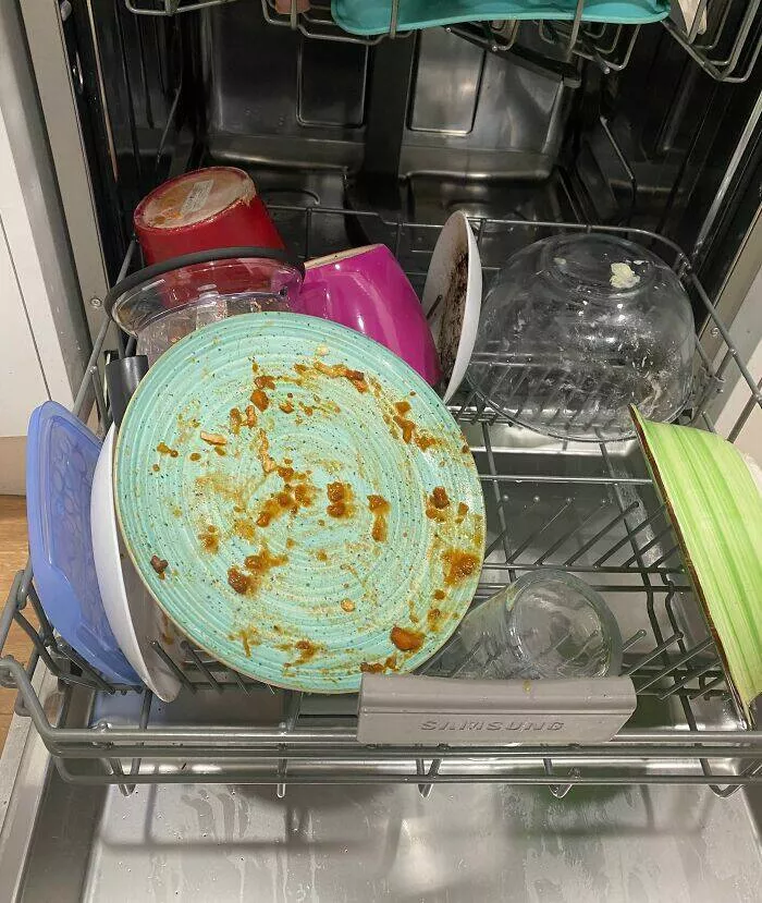 Habitudes droles mais frustrantes des femmes et petites amies - #12 Comment ma femme laisse son assiette dans le lave-vaisselle