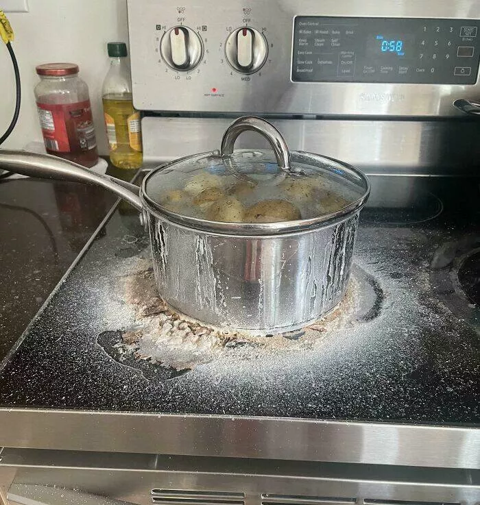 Habitudes droles mais frustrantes des femmes et petites amies - #17 Quand ma femme cuisine des pommes de terre au sel