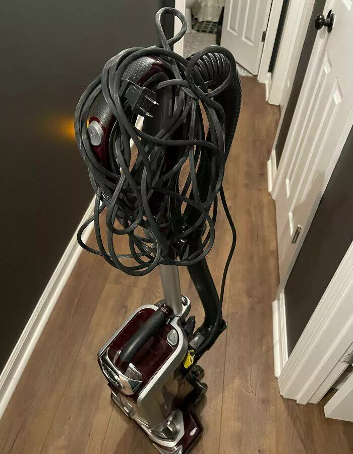 Funny yet infuriating habits of wives and girlfriends - #9 How my wife puts up the vacuum